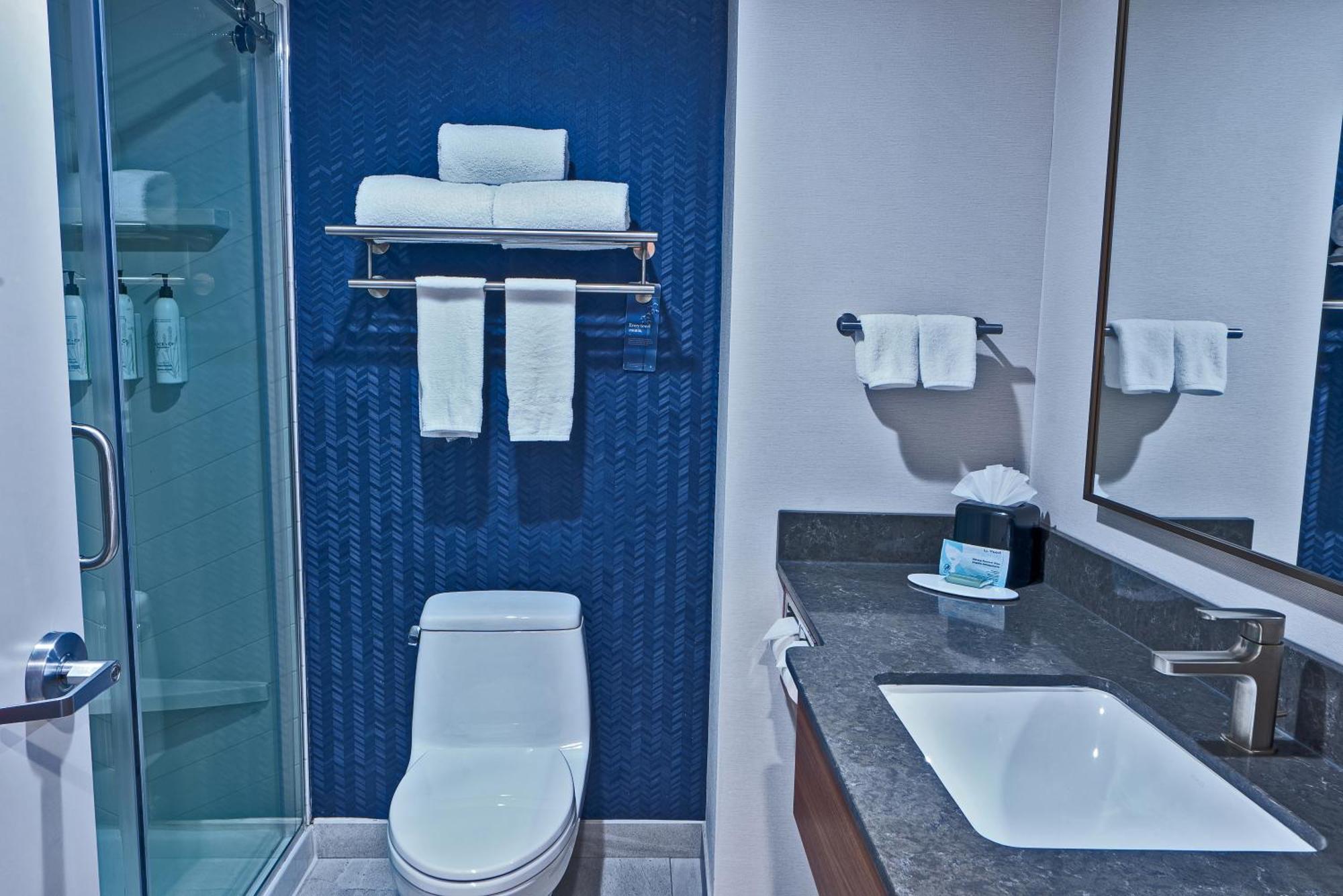 Fairfield Inn By Marriott New York Laguardia Airport/Astoria Bagian luar foto