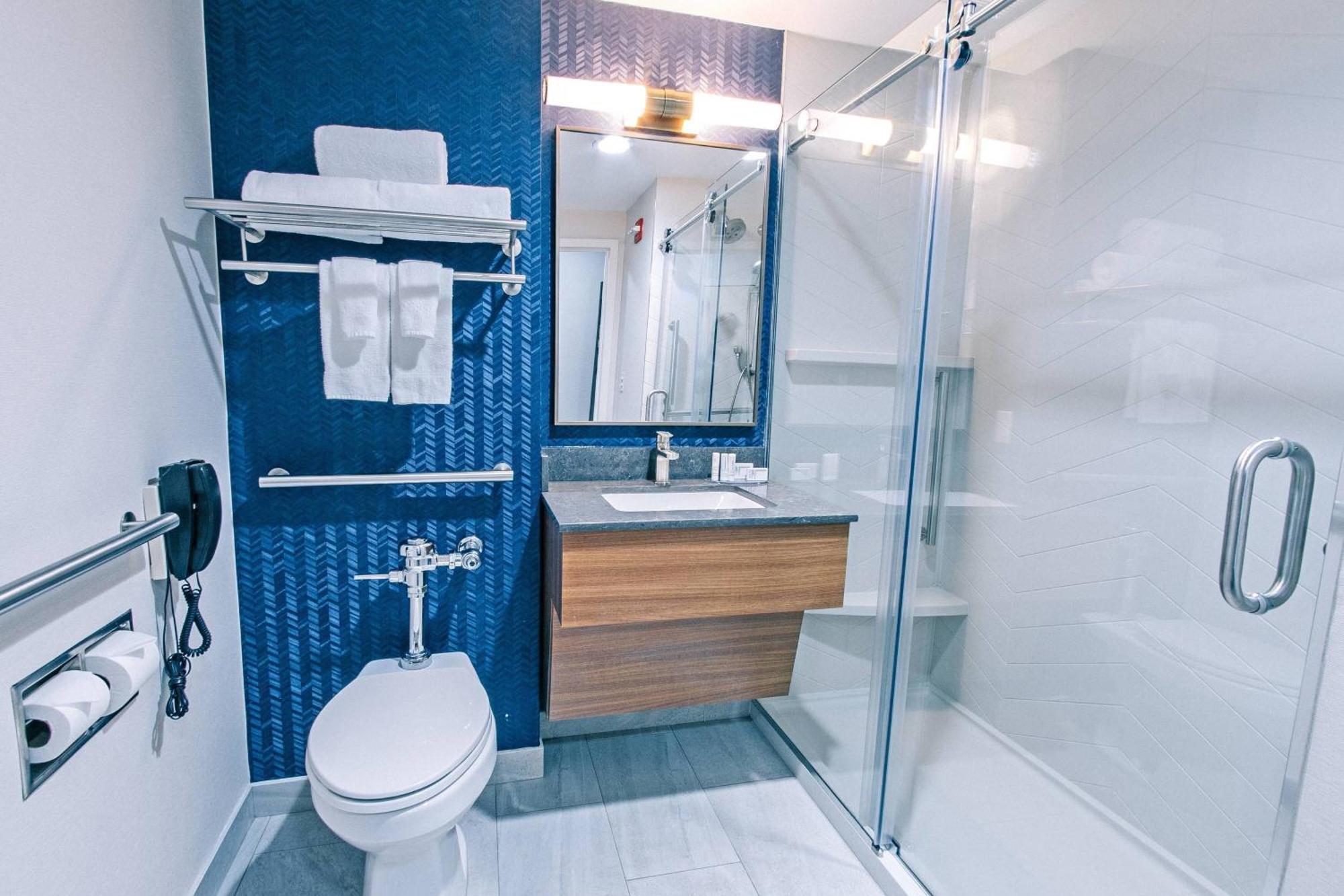 Fairfield Inn By Marriott New York Laguardia Airport/Astoria Bagian luar foto
