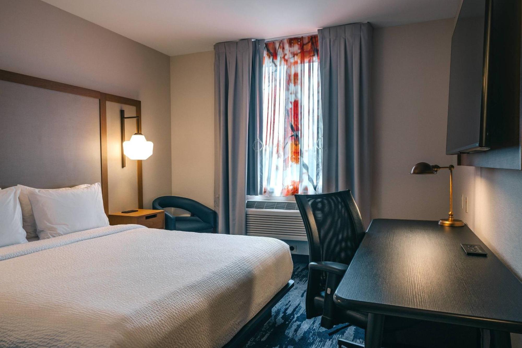 Fairfield Inn By Marriott New York Laguardia Airport/Astoria Bagian luar foto
