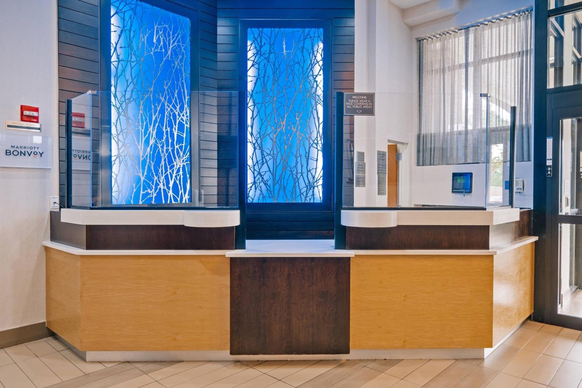 Fairfield Inn By Marriott New York Laguardia Airport/Astoria Bagian luar foto